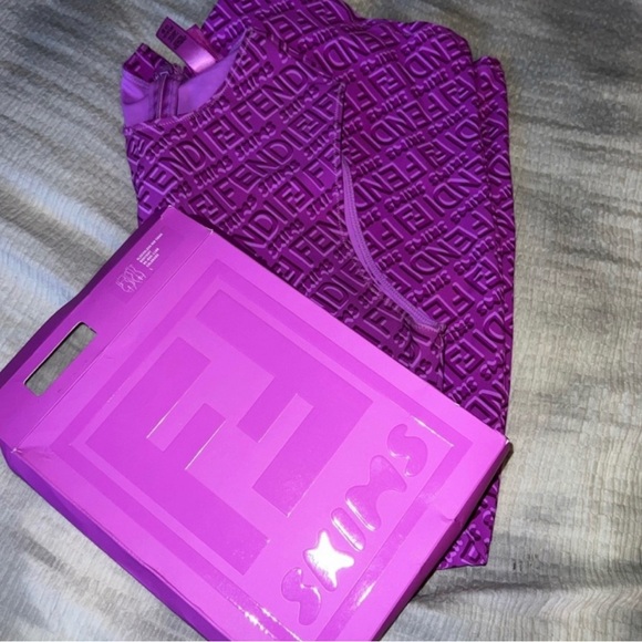 Fendi X Skims shorts romper - Picture 6 of 6